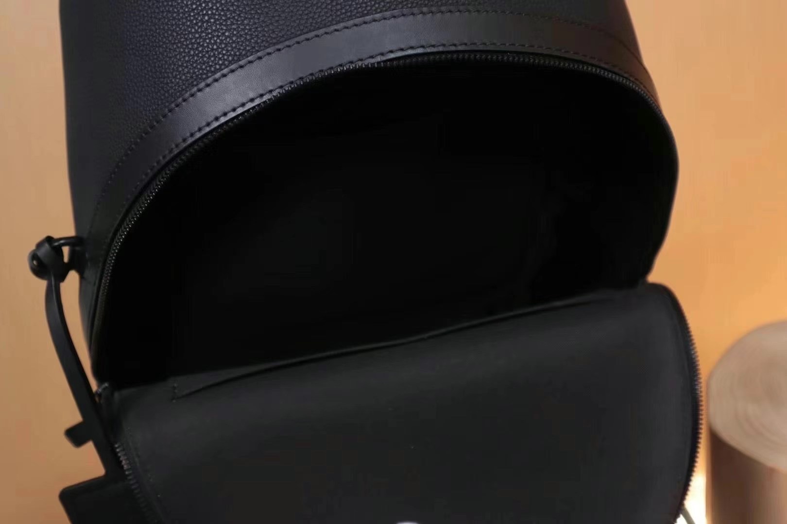 z2406348948586 330b77523a31e47b712d058483711b0e - Túi xách nam Louis Vuitton siêu cấp TXSC1646 z2406348948586 330b77523a31e47b712d058483711b0e - Túi xách nam Louis Vuitton siêu cấp TXSC1646