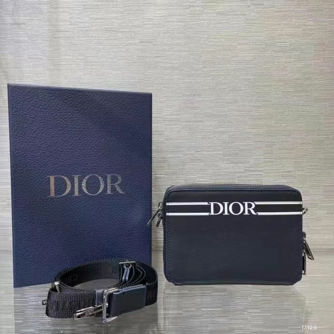 z2434003427117 df7017c4a7390e90ba039ee30047b983 - T&uacute;i x&aacute;ch nam Dior si&ecirc;u cấp TXSC1673