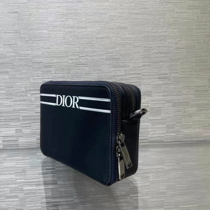 z2434003434084 ec8646a4b48ac4295c22598de65010f0 - T&uacute;i x&aacute;ch nam Dior si&ecirc;u cấp TXSC1673