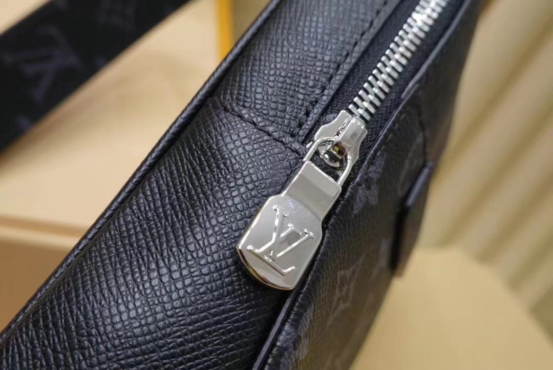 z2575407136970 987bce0780a45079d34cbf190e04ed42 - Túi xách nam Louis Vuitton siêu cấp TXSC1733 z2575407136970 987bce0780a45079d34cbf190e04ed42 - Túi xách nam Louis Vuitton siêu cấp TXSC1733