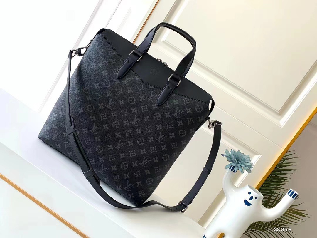 z2575407487255 408df79bf6ae45b53fe4827cfc6a614d - Túi xách nam Louis Vuitton siêu cấp TXSC1735 z2575407487255 408df79bf6ae45b53fe4827cfc6a614d - Túi xách nam Louis Vuitton siêu cấp TXSC1735