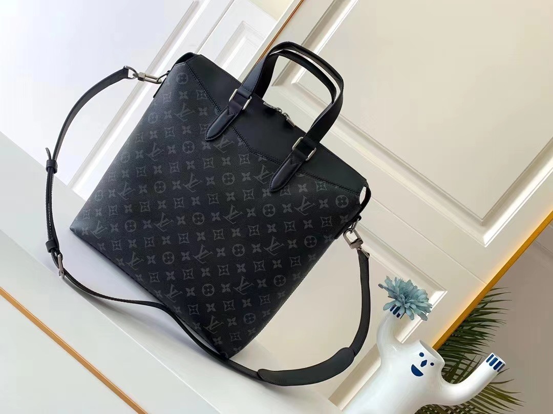 z2575407490049 a866ac1adc2e385ded845d235b646948 - Túi xách nam Louis Vuitton siêu cấp TXSC1735 z2575407490049 a866ac1adc2e385ded845d235b646948 - Túi xách nam Louis Vuitton siêu cấp TXSC1735