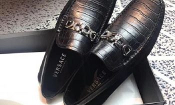 Phân biệt giày Versace chính hãng với giày Versace siêu cấp