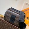 z2950385198305 cde09848a88ad600688cb505a17d5e3e 100x100 - Túi xách nam Louis Vuitton siêu cấp TXSC1737