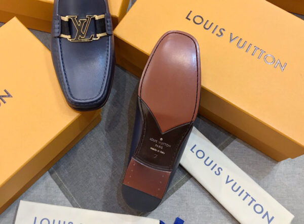 Giay nam LV made in italy e1629883785646 - Quy tr&igrave;nh sản xuất đ&ocirc;i gi&agrave;y nam LV được tạo ra như thế n&agrave;o?