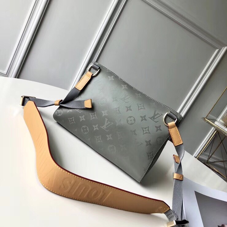 z2659934209792 e0494c5a3981ba77b7f646050ad09e12 - Túi xách nam Louis Vuitton siêu cấp TXSC1759 z2659934209792 e0494c5a3981ba77b7f646050ad09e12 - Túi xách nam Louis Vuitton siêu cấp TXSC1759