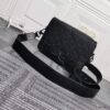 z2669024077131 d948b7d1dbd94eb85b5bf7bd3e1caaff 100x100 - Túi xách nam Louis Vuitton siêu cấp TXSC1766