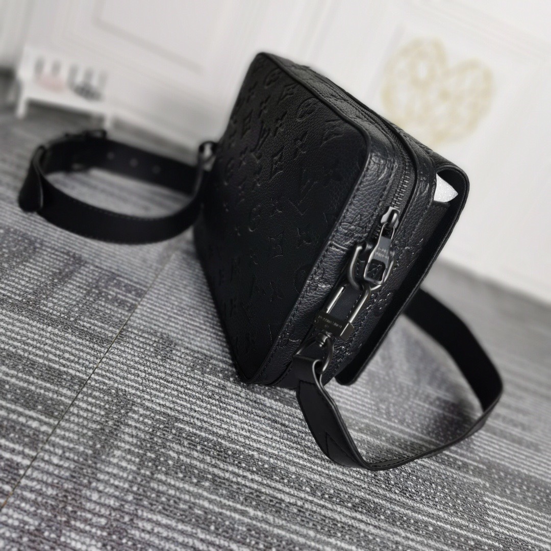 z2669024080129 b7553591bfd03726584a04d147834a7d - Túi xách nam Louis Vuitton siêu cấp TXSC1767 z2669024080129 b7553591bfd03726584a04d147834a7d - Túi xách nam Louis Vuitton siêu cấp TXSC1767