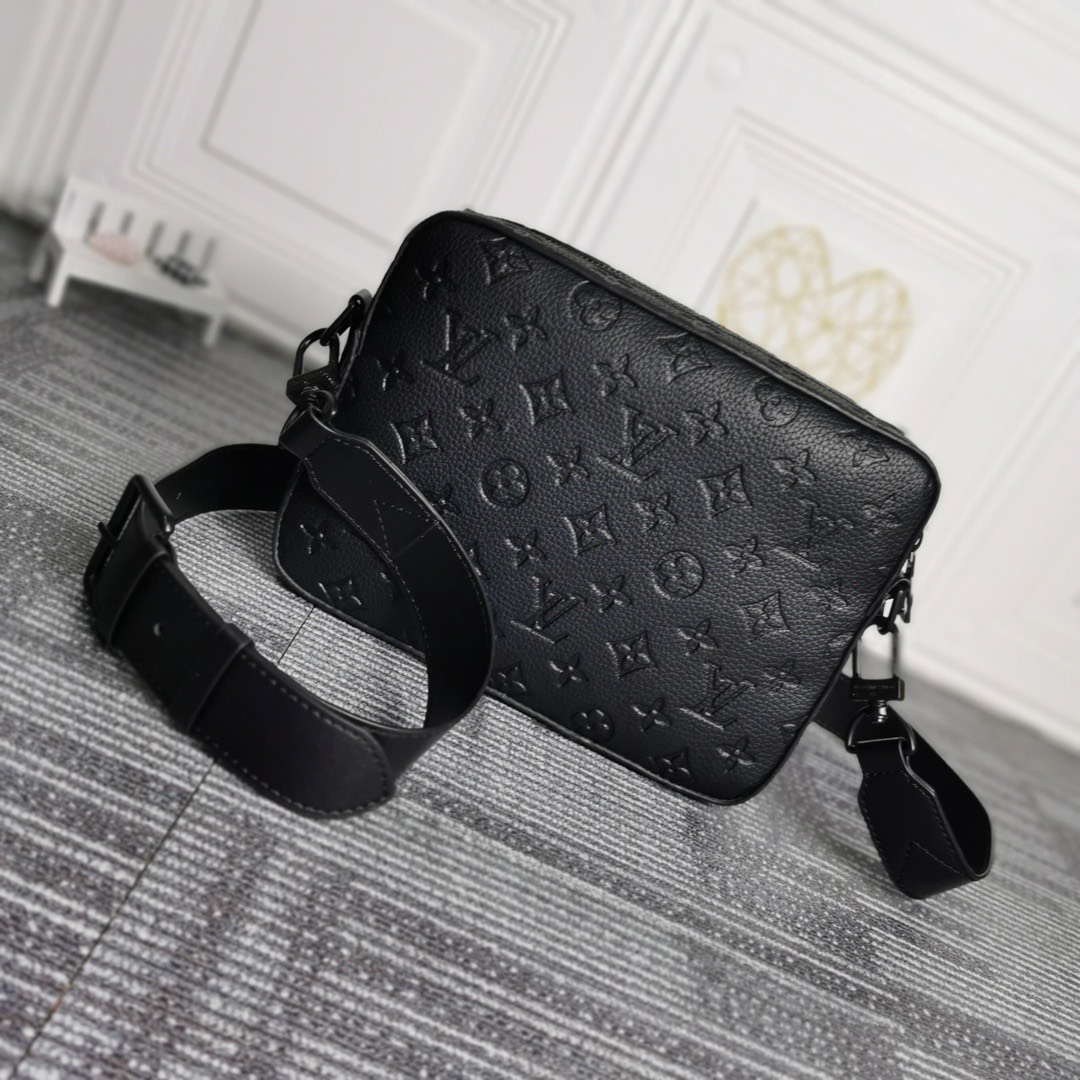 z2669024088917 b8e47d2924c4038d33fc191c0137e4a8 - Túi xách nam Louis Vuitton siêu cấp TXSC1767 z2669024088917 b8e47d2924c4038d33fc191c0137e4a8 - Túi xách nam Louis Vuitton siêu cấp TXSC1767