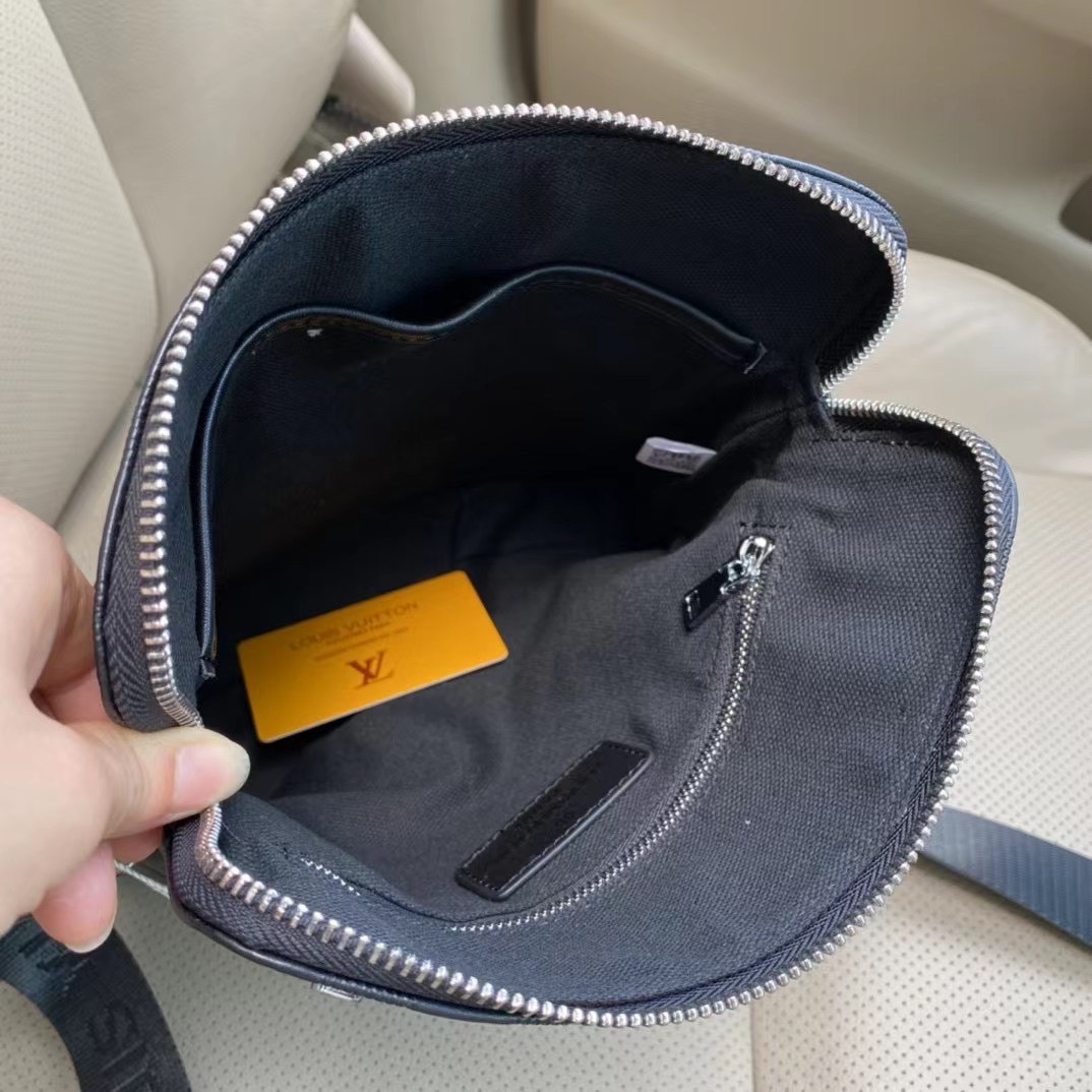 z2711236722105 fac33477b446b80ff608572dfd45c7e7 - Túi xách nam Louis Vuitton siêu cấp TXSC1780 z2711236722105 fac33477b446b80ff608572dfd45c7e7 - Túi xách nam Louis Vuitton siêu cấp TXSC1780