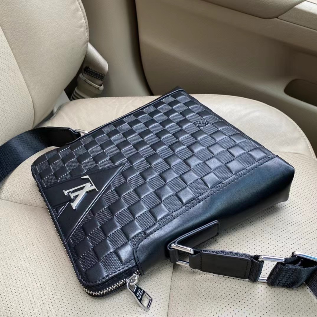 z2711236726625 94401de959576555e9d898e977bfcbbb - Túi xách nam Louis Vuitton siêu cấp TXSC1780 z2711236726625 94401de959576555e9d898e977bfcbbb - Túi xách nam Louis Vuitton siêu cấp TXSC1780