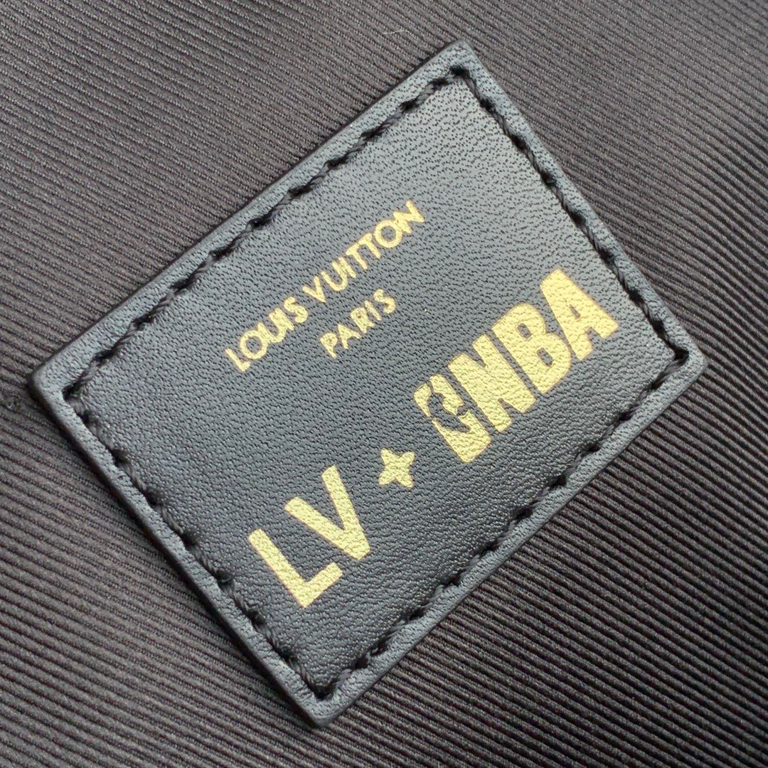z2755339802066 7ff7090a457221b6b211e6dc4a5999f7 - T&uacute;i x&aacute;ch nam Louis Vuitton si&ecirc;u cấp TXSC1802