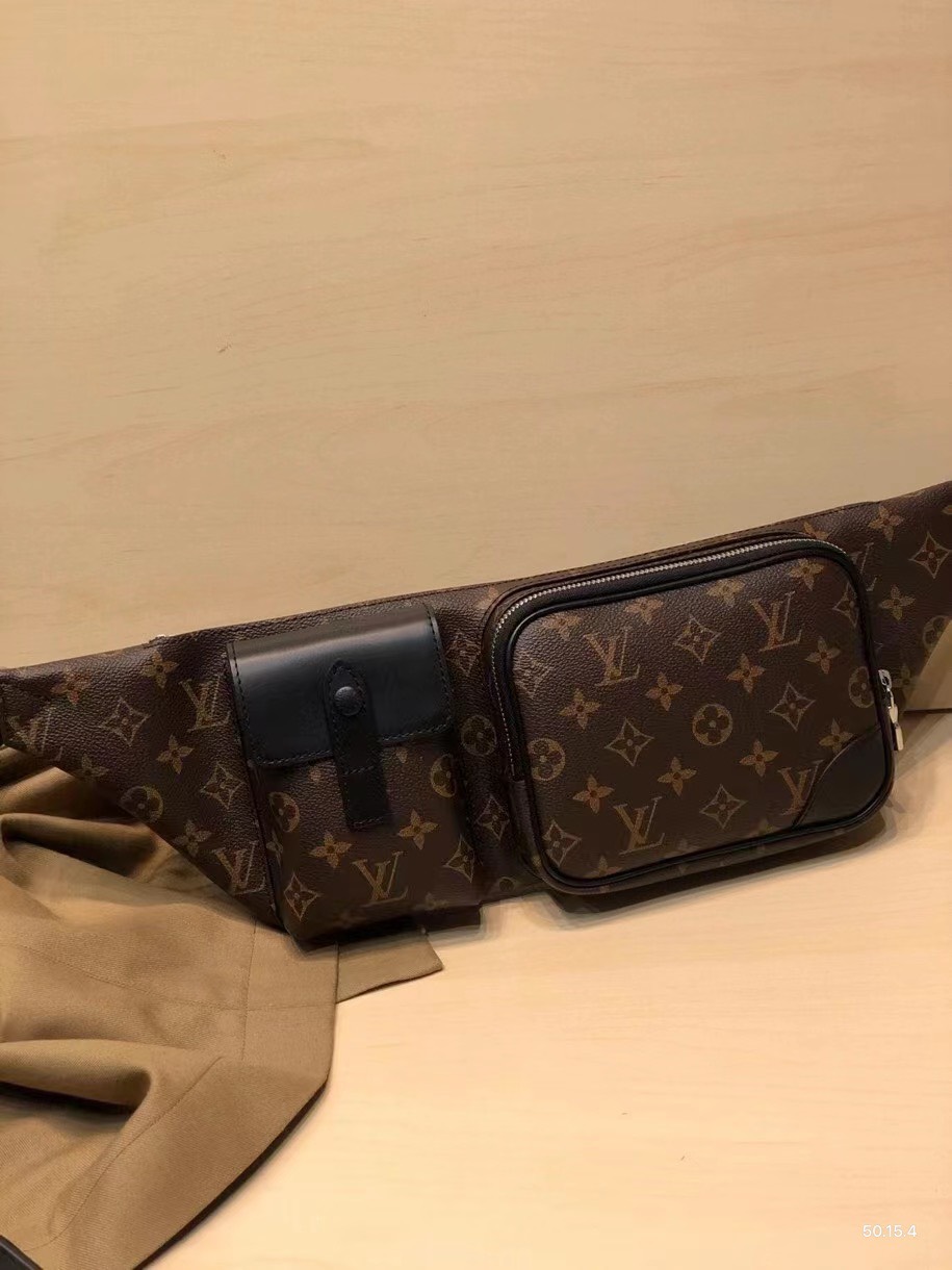 z2792435775007 c1f4b76e2fbc7d376b5f7a2f731c5c47 - Túi xách nam Louis Vuitton siêu cấp TXSC1838 z2792435775007 c1f4b76e2fbc7d376b5f7a2f731c5c47 - Túi xách nam Louis Vuitton siêu cấp TXSC1838