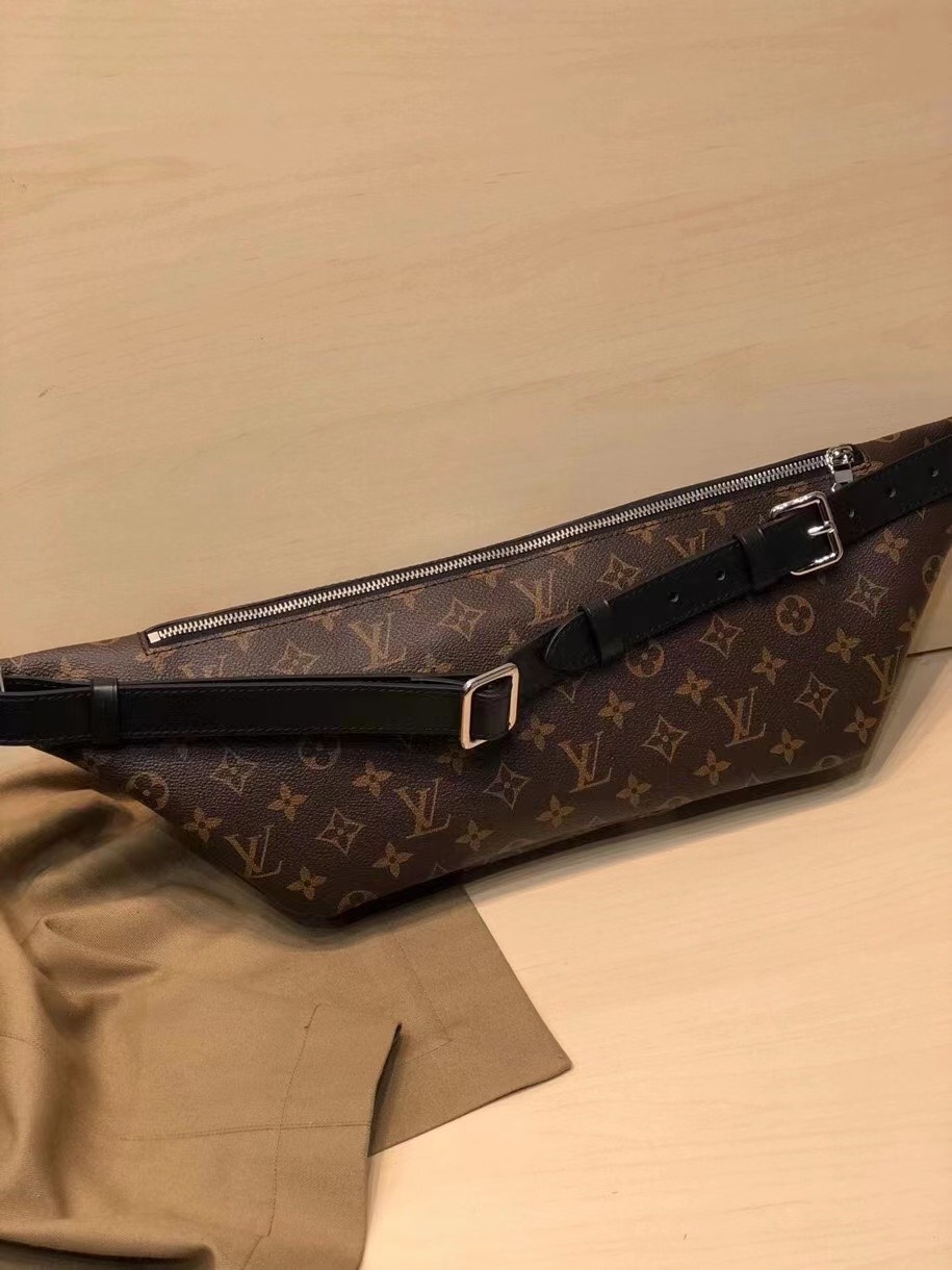 z2792435779901 faf1c0f29340320c69f8ac9d4d186dfe - Túi xách nam Louis Vuitton siêu cấp TXSC1838 z2792435779901 faf1c0f29340320c69f8ac9d4d186dfe - Túi xách nam Louis Vuitton siêu cấp TXSC1838