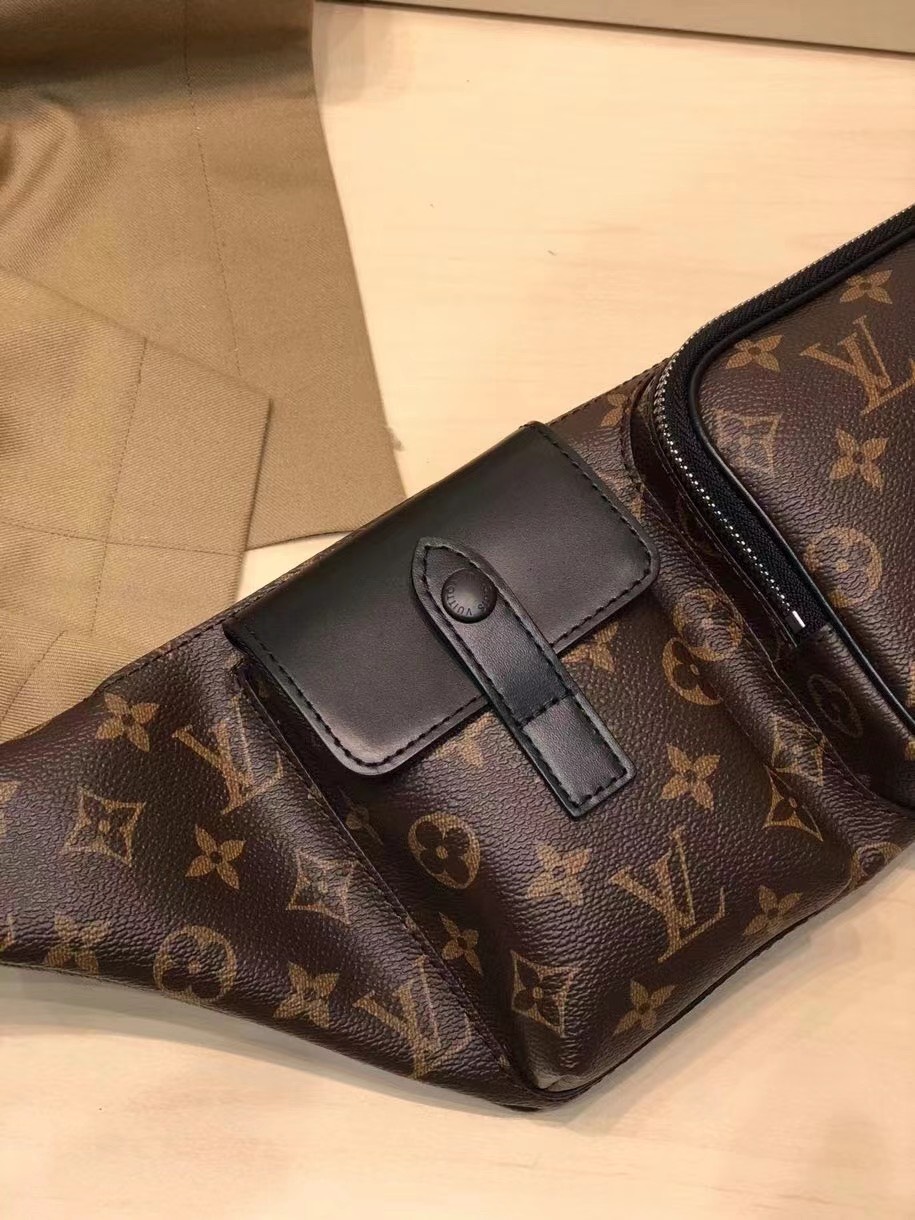z2792435792866 4c550ac47f33463c5068cd04587b6ddb - Túi xách nam Louis Vuitton siêu cấp TXSC1838 z2792435792866 4c550ac47f33463c5068cd04587b6ddb - Túi xách nam Louis Vuitton siêu cấp TXSC1838