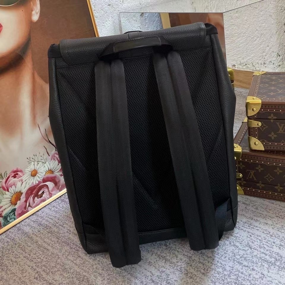z2801215862134 653b3378f04deaf3d07e3f524203954d - Túi xách nam Louis Vuitton siêu cấp TXSC1842 z2801215862134 653b3378f04deaf3d07e3f524203954d - Túi xách nam Louis Vuitton siêu cấp TXSC1842