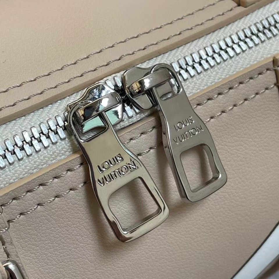 z2801218023824 586f606d6995783d84b46a7c66726b76 - Túi xách nam Louis Vuitton siêu cấp TXSC1845 z2801218023824 586f606d6995783d84b46a7c66726b76 - Túi xách nam Louis Vuitton siêu cấp TXSC1845