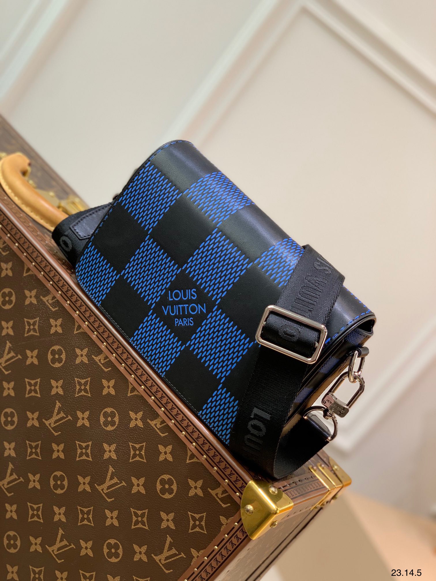 z2832588850642 0ef22cd9359e6045dd147216d18678b9 - Túi xách nam Louis Vuitton siêu cấp TXSC1870 z2832588850642 0ef22cd9359e6045dd147216d18678b9 - Túi xách nam Louis Vuitton siêu cấp TXSC1870