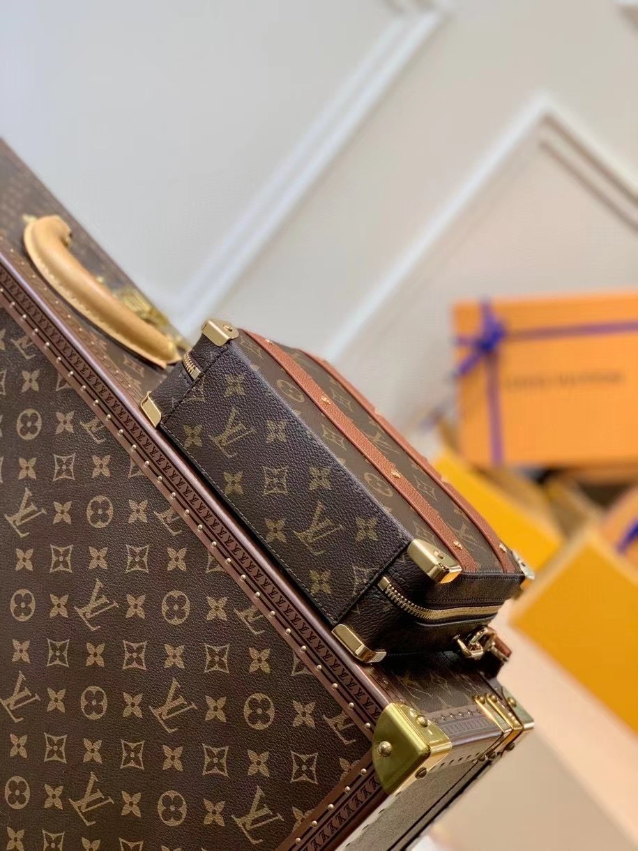 z2835091834270 0189236e91537d47ea6d60d5f4ff7733 - T&uacute;i x&aacute;ch nam Louis Vuitton si&ecirc;u cấp TXSC1873