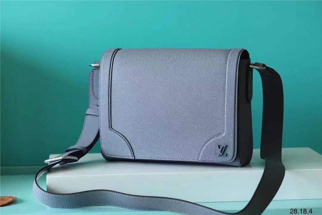 z2839244204360 df561ba0b524a2c53171a9321a6e0d62 - Túi xách nam Louis Vuitton siêu cấp TXSC1858B z2839244204360 df561ba0b524a2c53171a9321a6e0d62 - Túi xách nam Louis Vuitton siêu cấp TXSC1858B