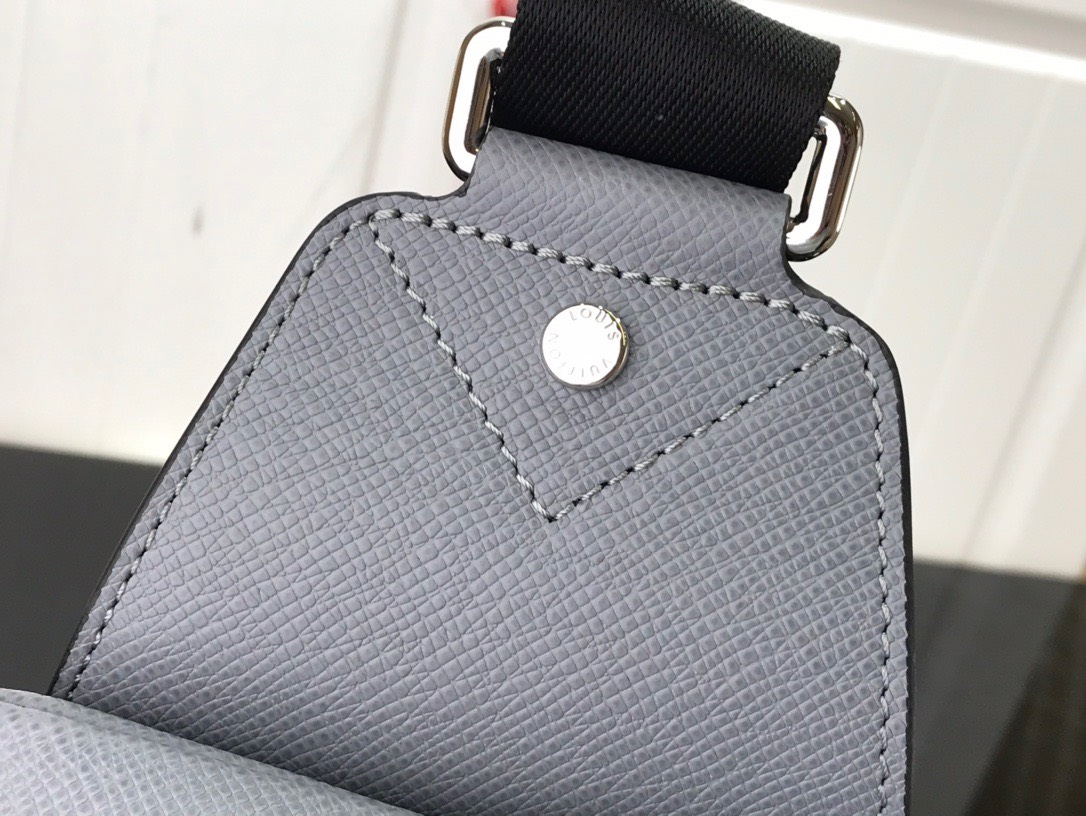 z2855958014447 c3cc34a1c4793b4dd93630705ab4ae9f - Túi xách nam Louis Vuitton siêu cấp TXSC1883 z2855958014447 c3cc34a1c4793b4dd93630705ab4ae9f - Túi xách nam Louis Vuitton siêu cấp TXSC1883