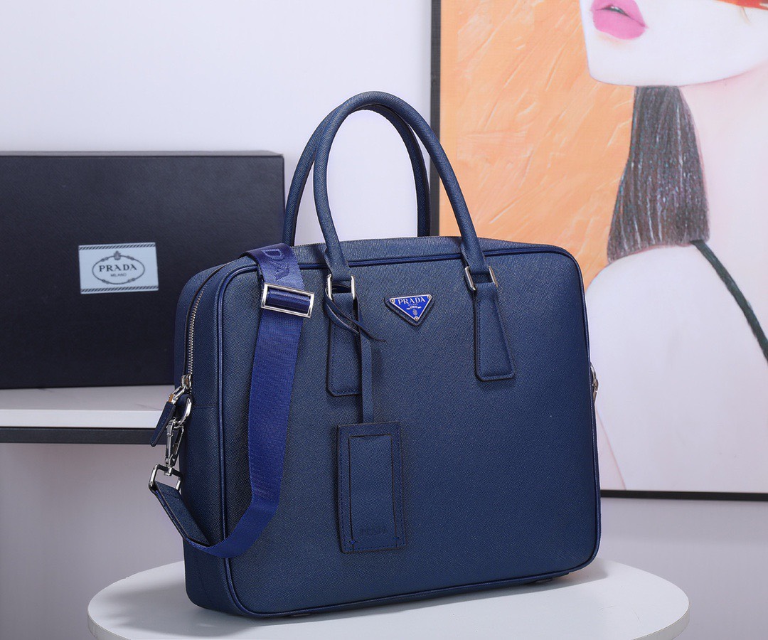 z2915626188072 2c6c836ebd5c90f6556a043e864c2225 - T&uacute;i x&aacute;ch nam Prada Si&ecirc;u Cấp TXNPD1924