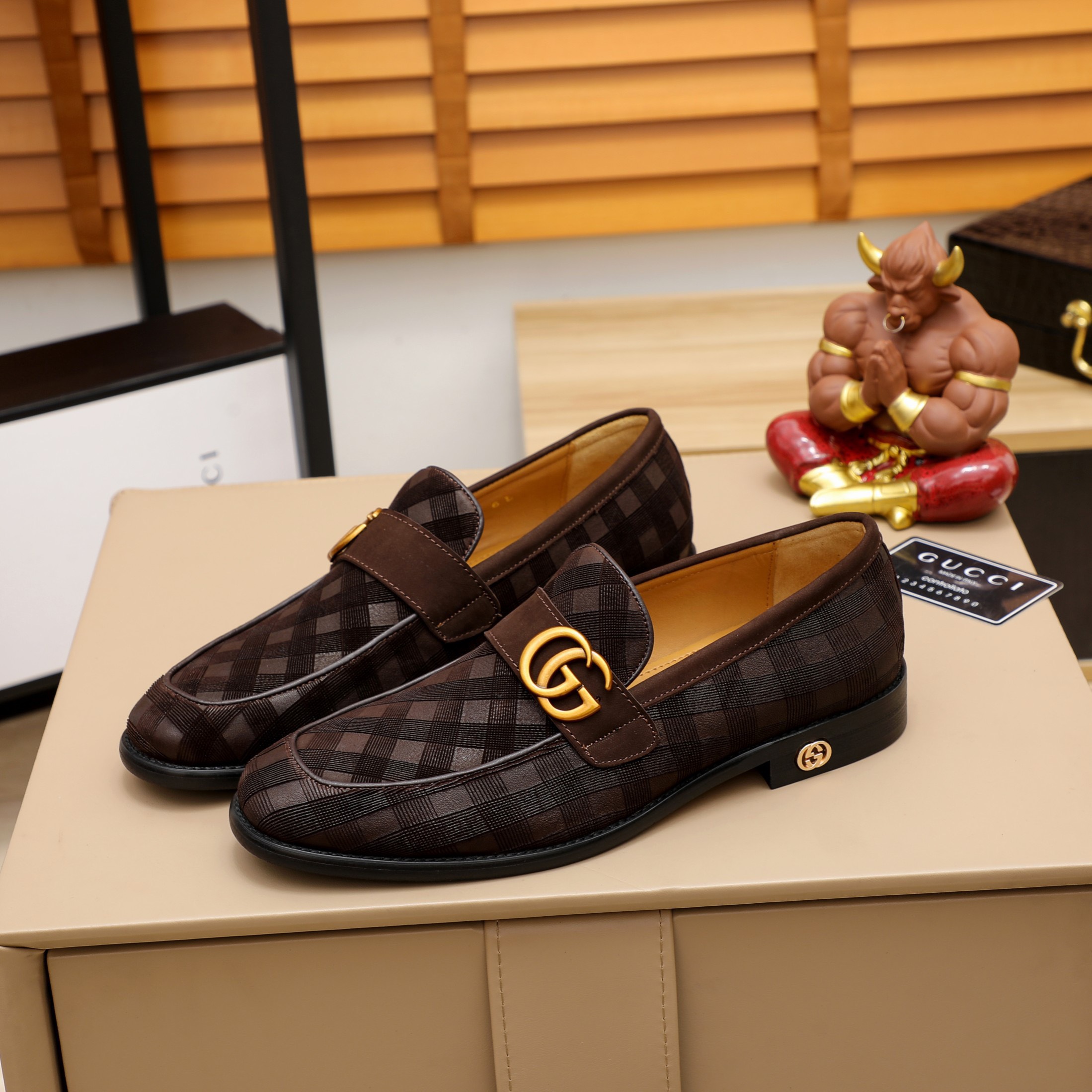z2927509720658 a6232631927b71942b52fcb0c05bf2da - Gi&agrave;y Nam Gucci Si&ecirc;u Cấp GNGC1931