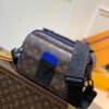 z2950385333899 ce0f7fb6519d1fafb894c35f428a43bc 100x100 - Túi xách nam Louis Vuitton siêu cấp TXSC1740