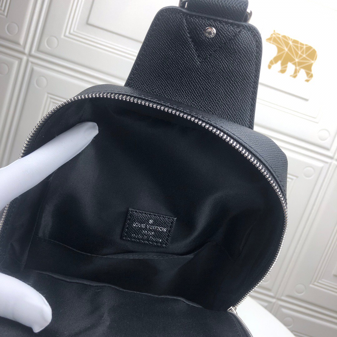 z2954910629168 b3bea773f8274b59a2ec57c75b1e7011 - T&uacute;i x&aacute;ch nam Louis Vuitton si&ecirc;u cấp TXSC1875D