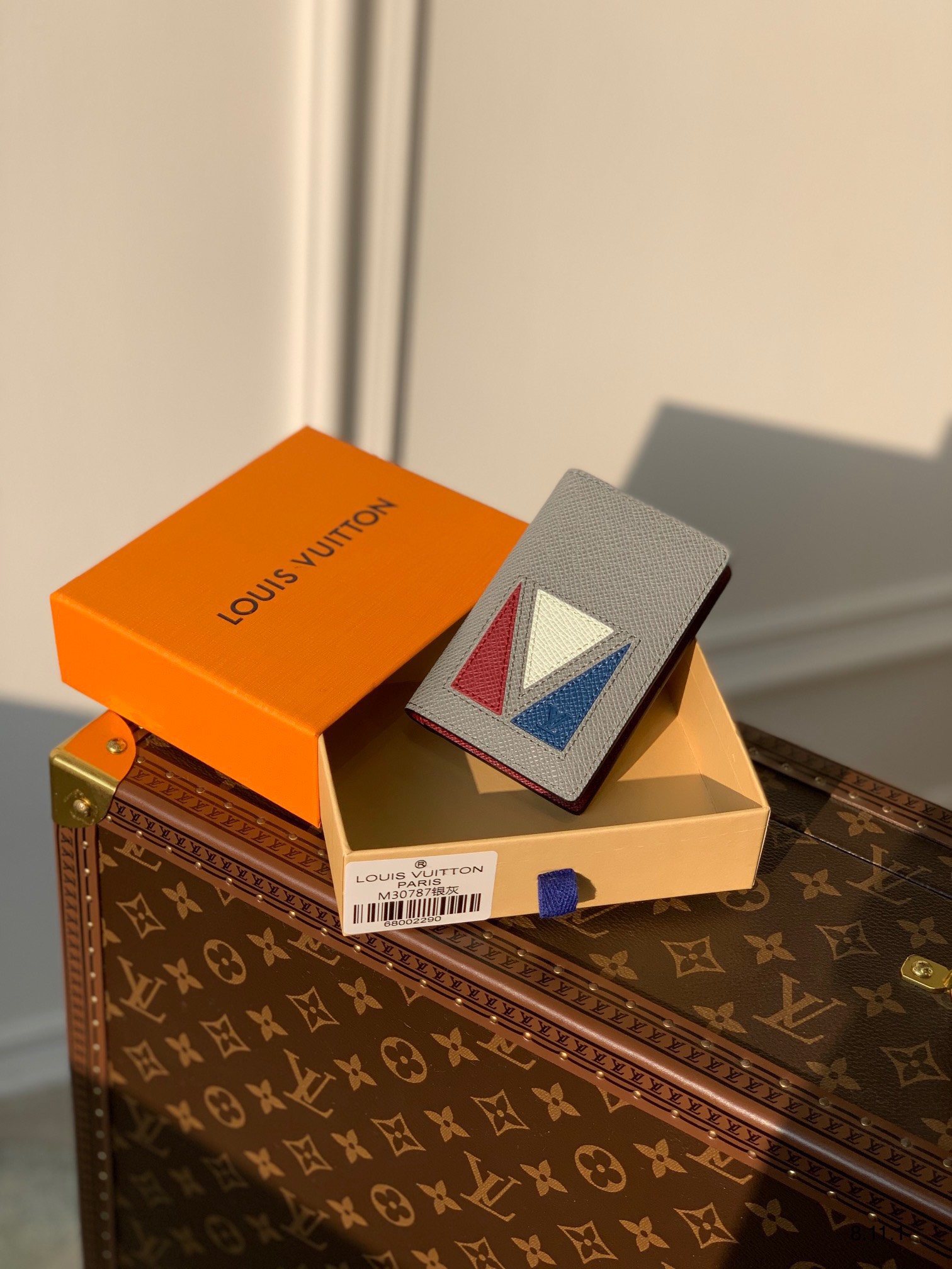 z2963141443018 38a8c4807704c4c5e78c4008c2da94b9 - V&iacute; nam Louis Vuitton si&ecirc;u cấp VNSC1975