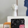 z2981847058324 5d7ec1b0a8aa5bb9ff048dd66e9da45c 100x100 - Ví nam Louis Vuitton siêu cấp VNSC1982