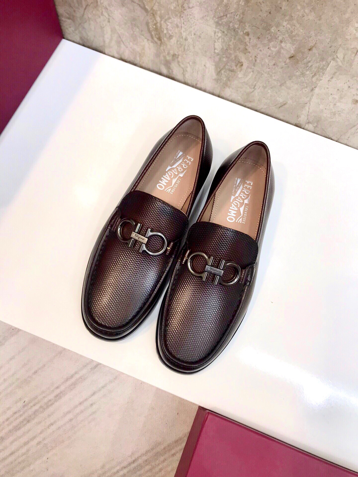 z2999184230748 70469c2e7204be635615b46756fafdad - Gi&agrave;y nam Salvatore Ferragamo si&ecirc;u cấp GNSC2036