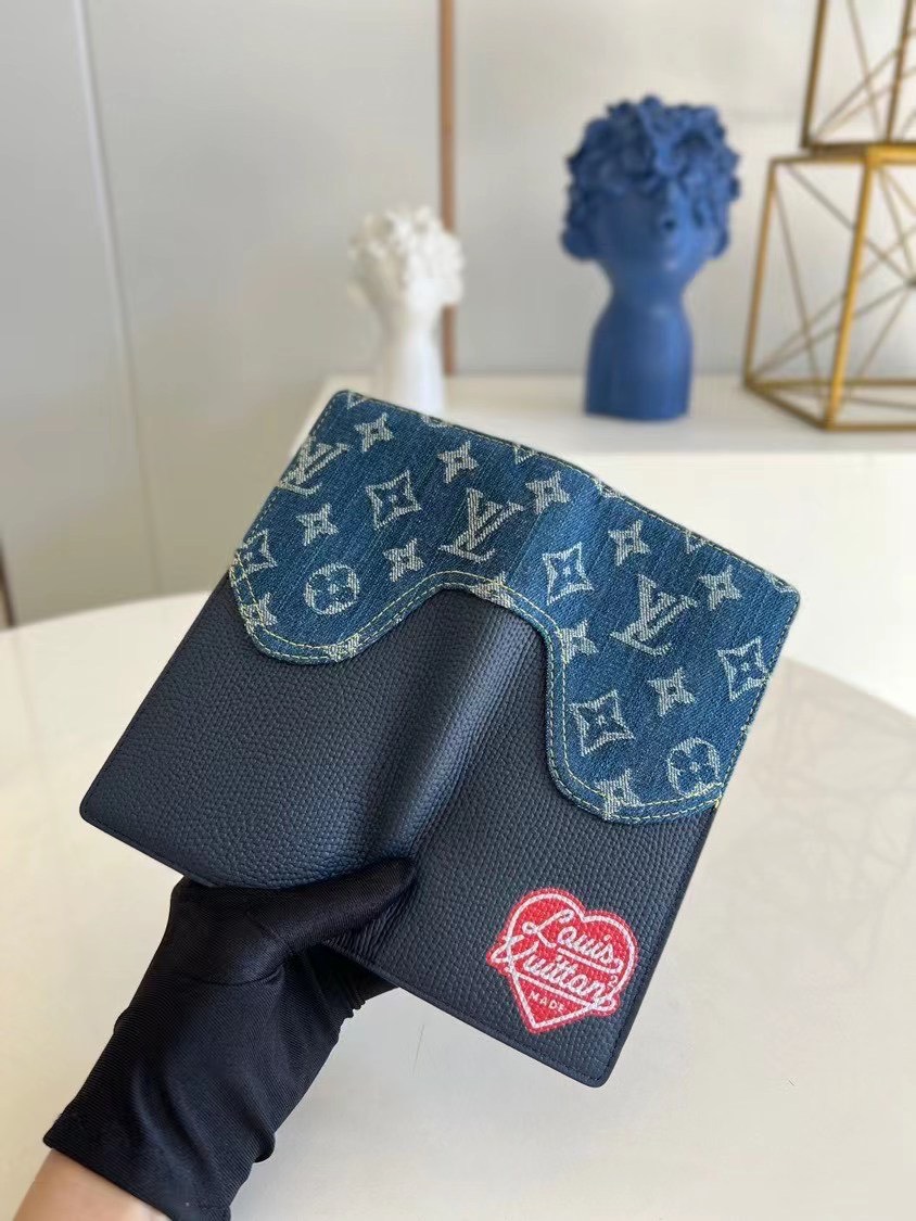 Ví nam Louis Vuitton siêu cấp VNSC2046 z3004256013219 b128968f5e072899366109bd96ca779a 510x680 - Ví nam Louis Vuitton siêu cấp VNSC2046