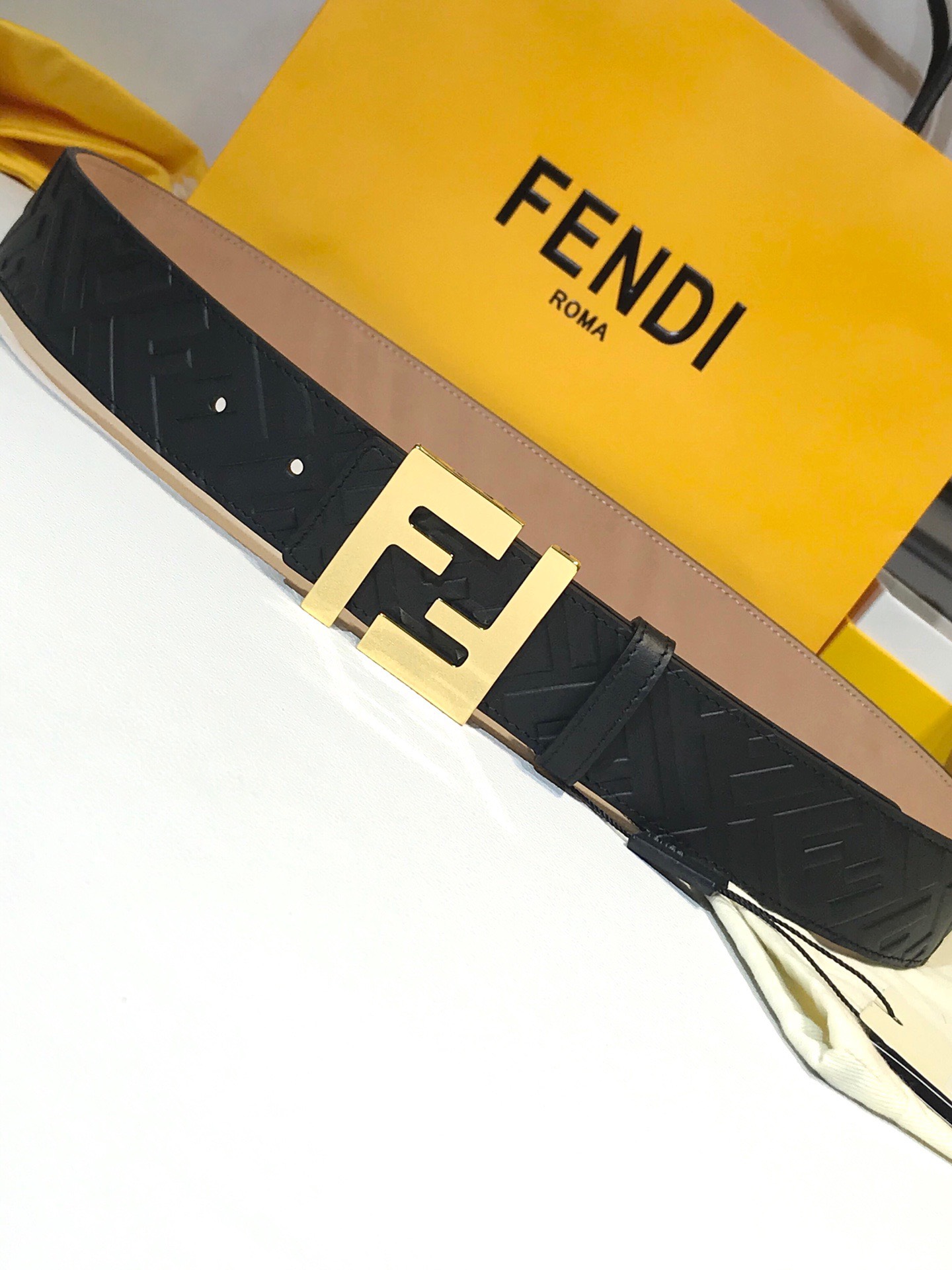 z3032596176748 974cc8e69741dd9b35fca8497544039b - Thắt lưng nam FenDi siêu cấp TLNSC2084 z3032596176748 974cc8e69741dd9b35fca8497544039b - Thắt lưng nam FenDi siêu cấp TLNSC2084