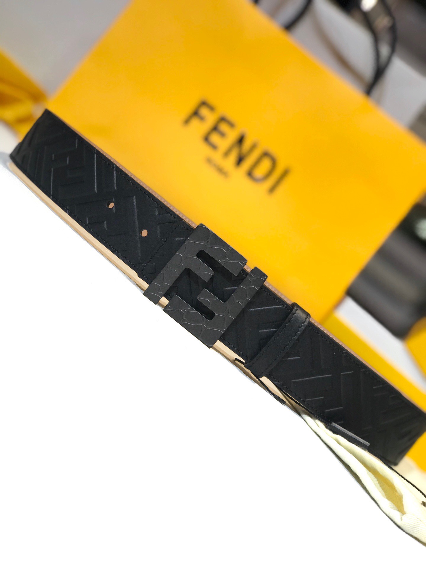 z3032596190085 3b7630a0c9247668f07ad2b4eb62f92a - Thắt lưng nam FenDi siêu cấp TLNSC2084 z3032596190085 3b7630a0c9247668f07ad2b4eb62f92a - Thắt lưng nam FenDi siêu cấp TLNSC2084