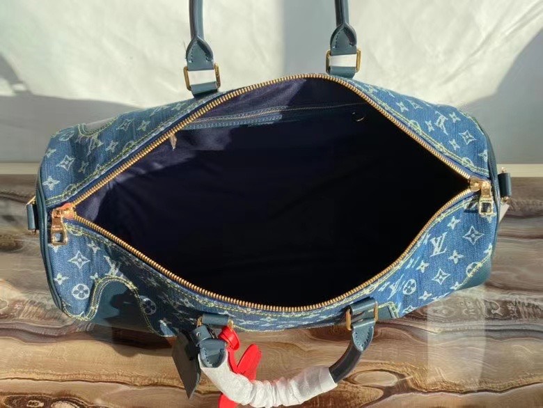 z3052673699025 720b3a778bc5f553ac38b740c7149d6a - T&uacute;i x&aacute;ch nam Louis Vuitton Si&ecirc;u Cấp TXNLV2095
