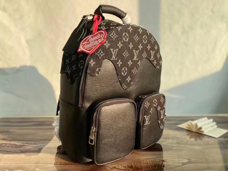 z3052673993638 9049206cc162463843e953a30c7326ce - T&uacute;i x&aacute;ch nam Louis Vuitton Si&ecirc;u Cấp TXNLV2096