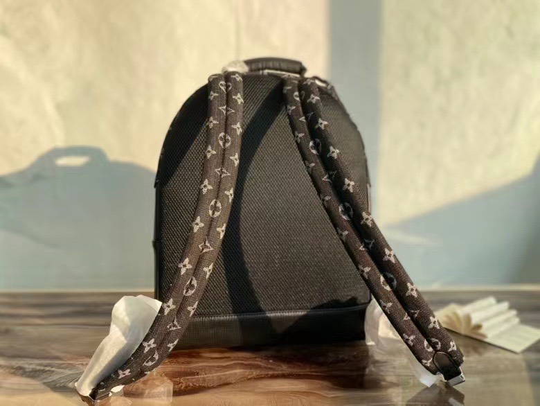 z3052673996272 ae2b005132895e3930f35d2d3b20996a - T&uacute;i x&aacute;ch nam Louis Vuitton Si&ecirc;u Cấp TXNLV2096