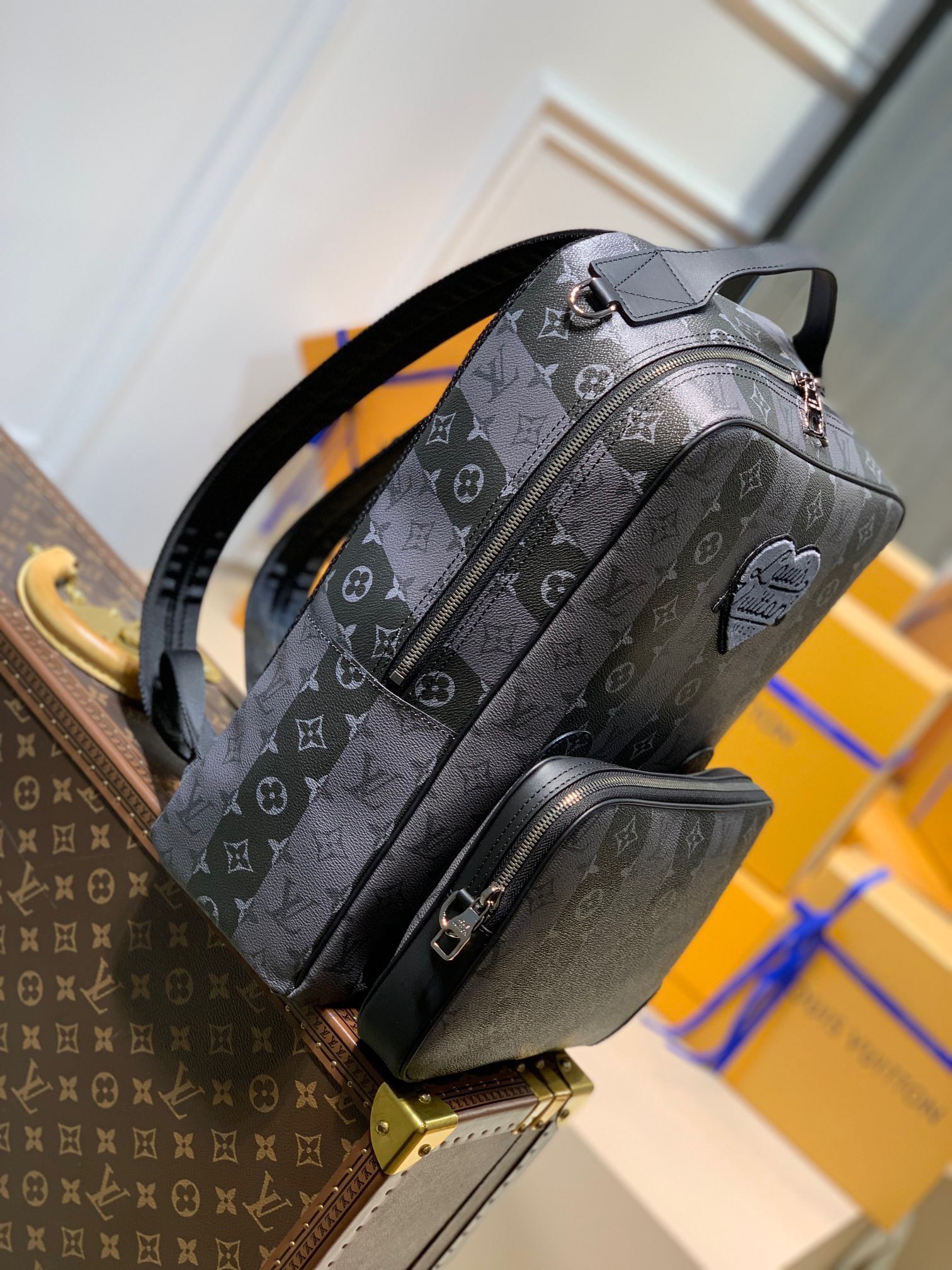 z3067318994461 676ebe0d0cd2d79e491c181a833bc046 - Túi xách nam Louis Vuitton Siêu Cấp TXNLV2098 z3067318994461 676ebe0d0cd2d79e491c181a833bc046 - Túi xách nam Louis Vuitton Siêu Cấp TXNLV2098