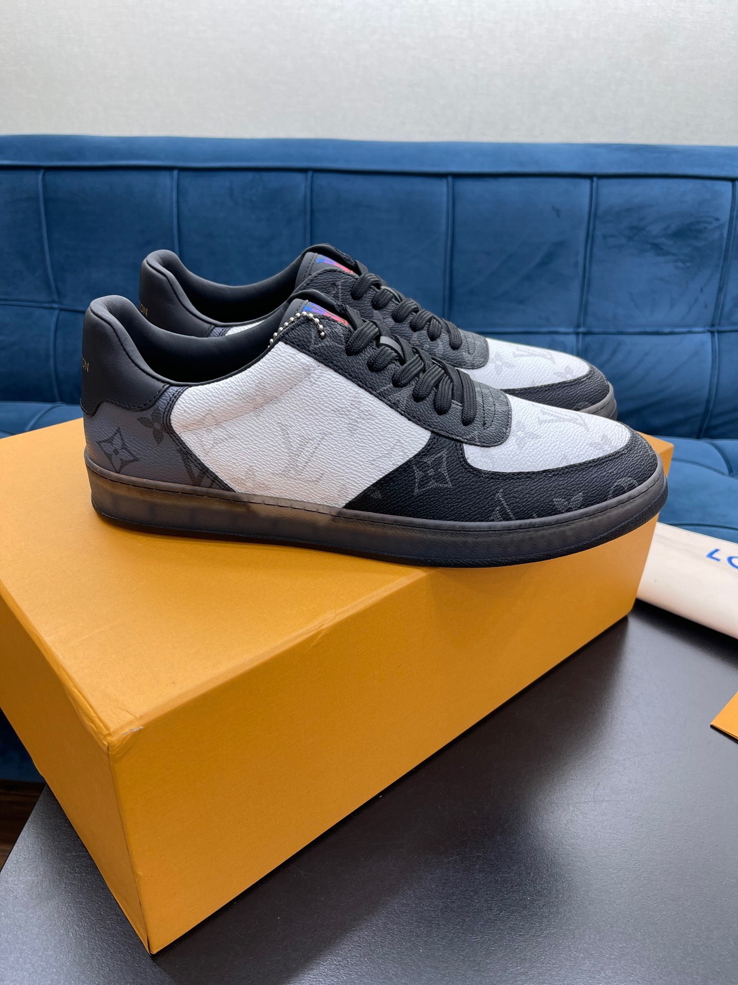 z3076582534761 4482415fbf80326ce2fdb9fa9f16056b - Gi&agrave;y Nam Louis Vuitton Si&ecirc;u Cấp GNLV2103