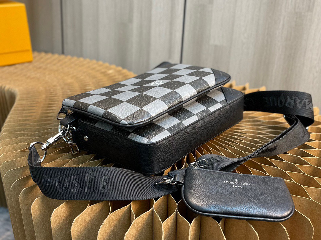 z3092035331888 2961e61d52d887bc3f9f9399fb3a89c4 - T&uacute;i x&aacute;ch nam Louis Vuitton Si&ecirc;u Cấp TXNLV2127