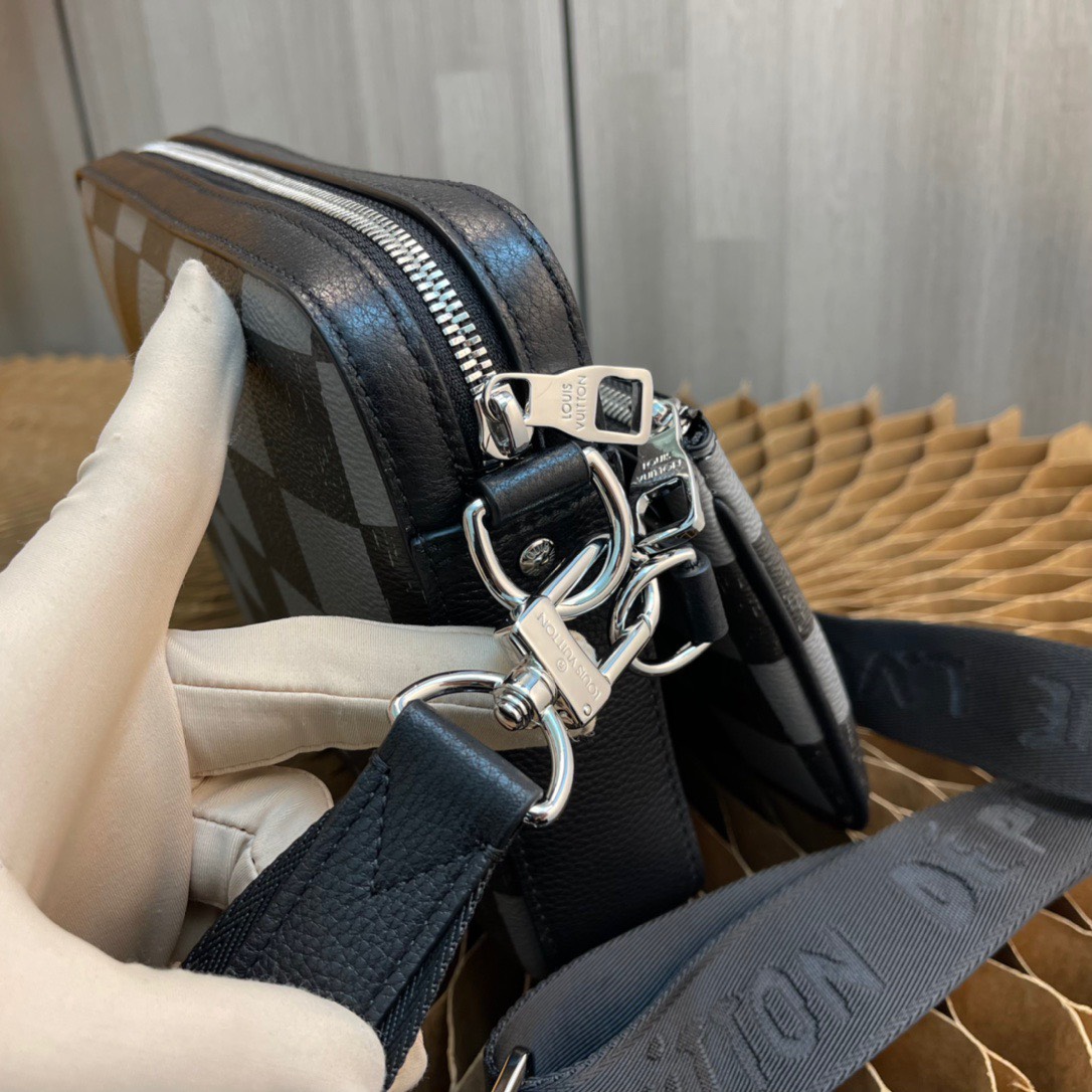 z3092035337525 1342a69c79741e0d8270827e53daadf4 - T&uacute;i x&aacute;ch nam Louis Vuitton Si&ecirc;u Cấp TXNLV2127