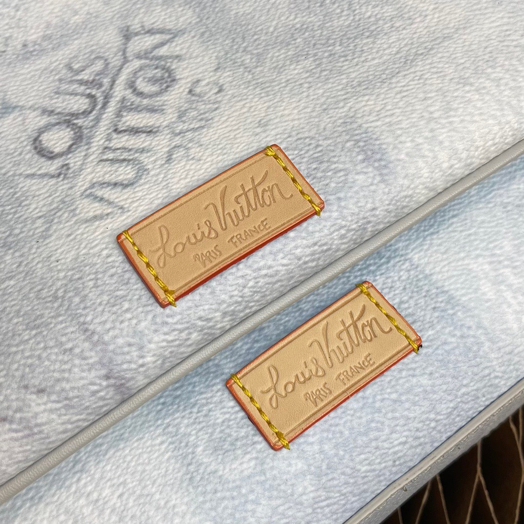 z3092035715511 7d3c50e678f276a780a95e55667f67b0 - T&uacute;i x&aacute;ch nam Louis Vuitton Si&ecirc;u Cấp TXNLV2128