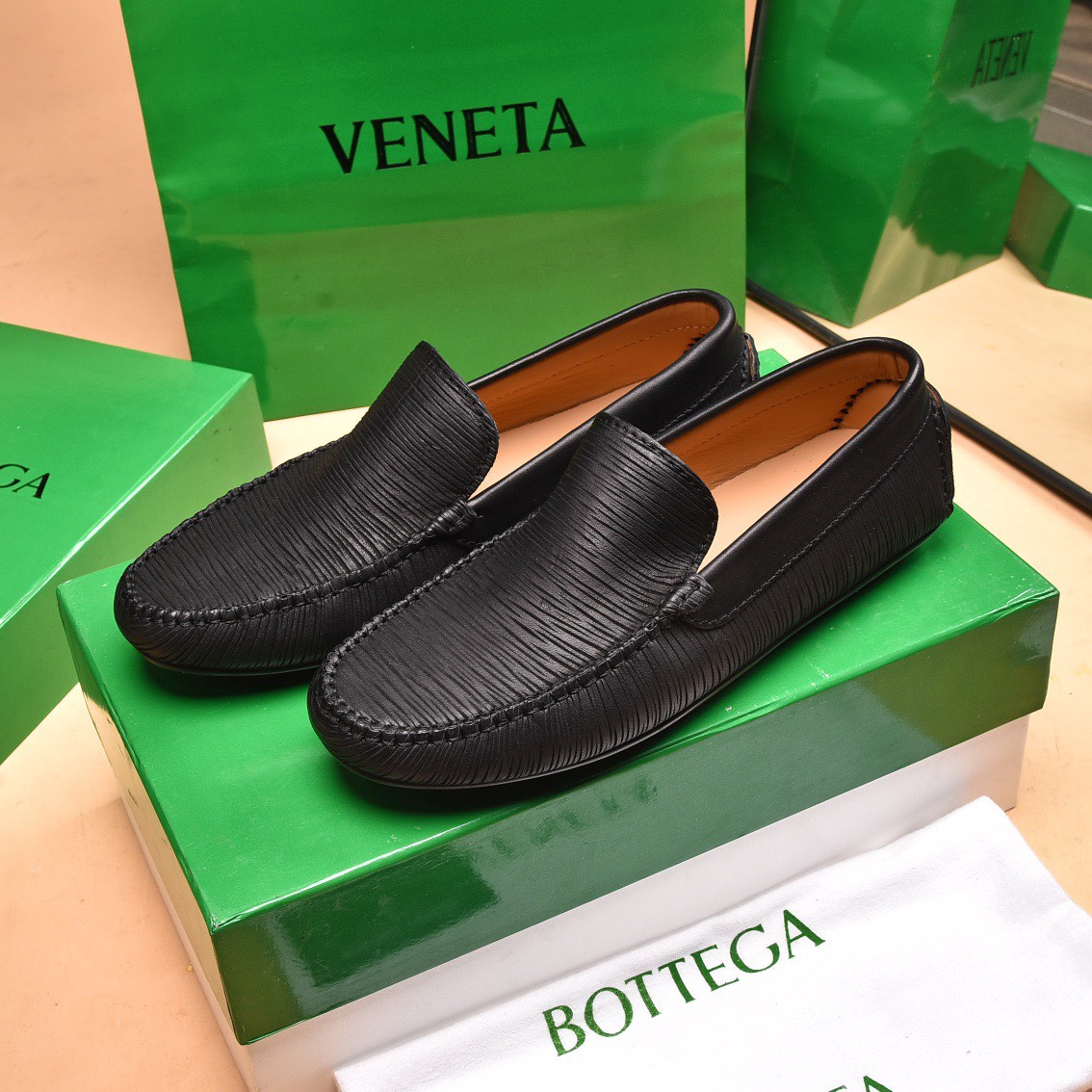 z3204389649264 9ccc2bcb44e93bddcee2c221728bff19 - Gi&agrave;y nam Bottega Veneta si&ecirc;u cấp MSSC2208