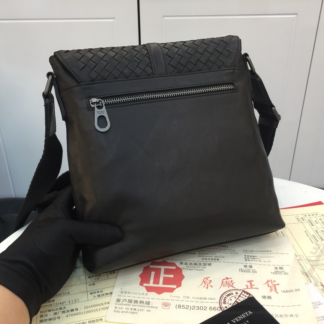 z3213044581783 cd39c6a6369679267f18da4416a2cf2e - T&uacute;i x&aacute;ch nam Bottega Veneta Si&ecirc;u Cấp TXNSC2214