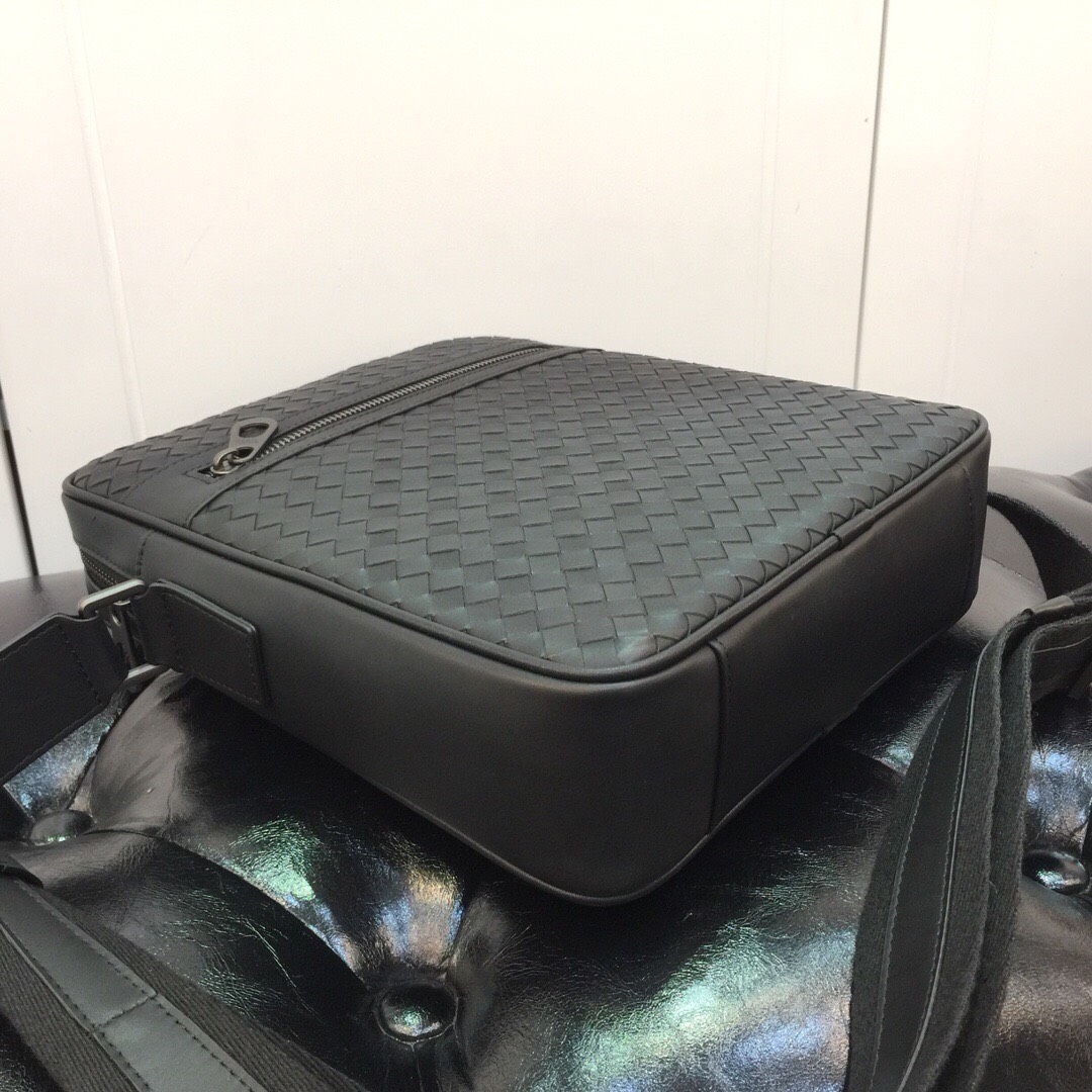 z3213053415482 0a1b65cb360ec6c99506f8996259eeed - T&uacute;i x&aacute;ch nam Bottega Veneta Si&ecirc;u Cấp TXNSC2215