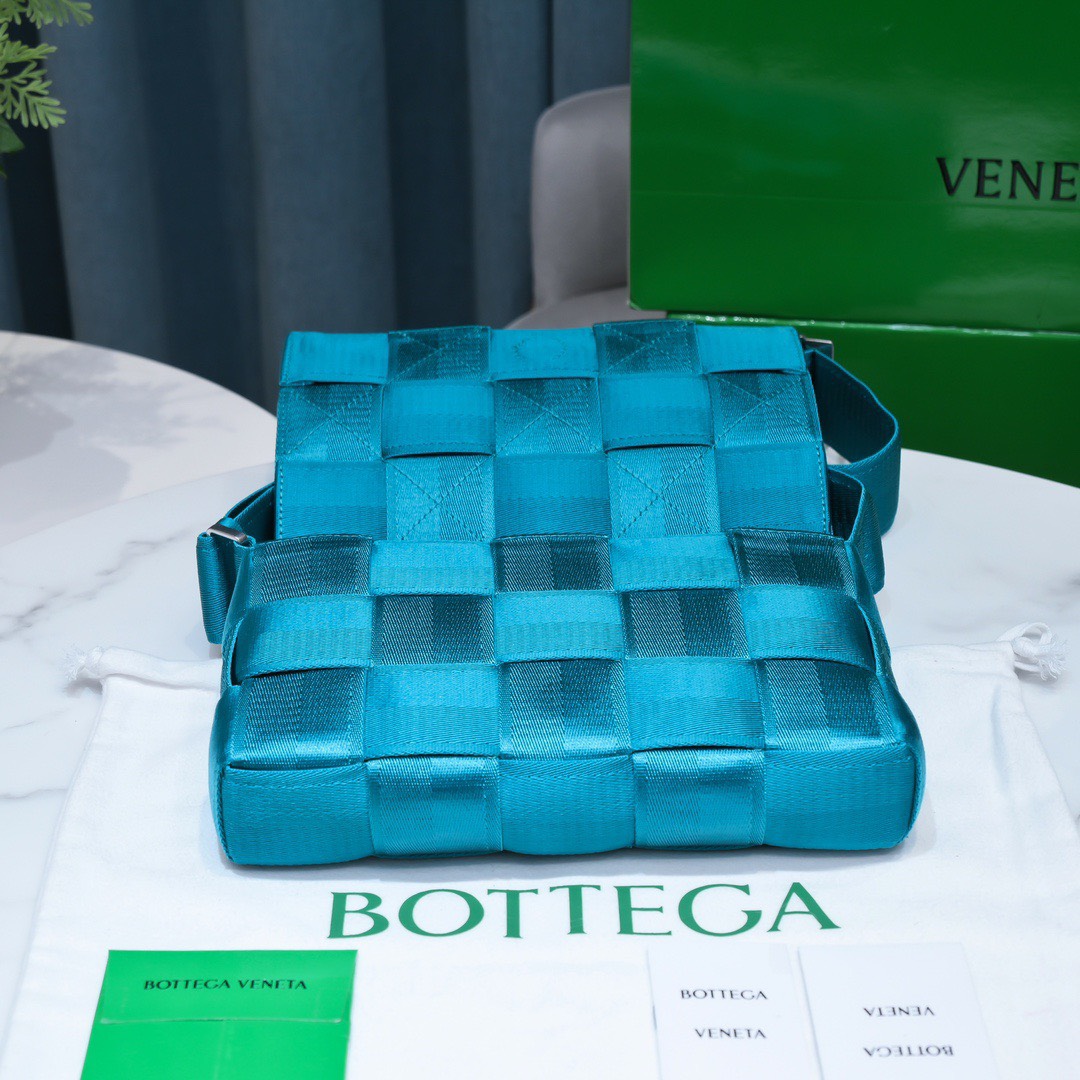 z3213054653574 1604bdafe12f929301b729e360084245 - T&uacute;i x&aacute;ch nam Bottega Veneta Si&ecirc;u Cấp TXNSC2217