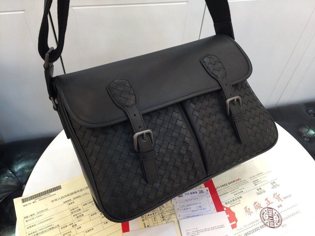 z3241610405518 a4d40979aca70caf89d72f1e6f916e75 - T&uacute;i x&aacute;ch nam Bottega Veneta Si&ecirc;u Cấp TXNSC2267