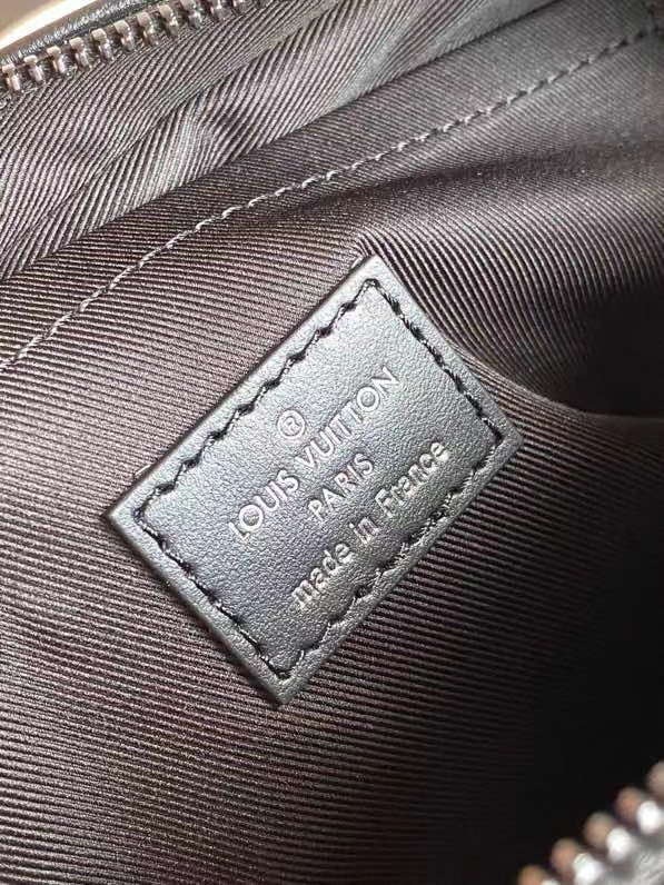 z3263717120614 6c7faac9f8ad1f29dc051d4d5a7f2dd0 - T&uacute;i x&aacute;ch nam Louis Vuitton Si&ecirc;u Cấp TXNLV2302