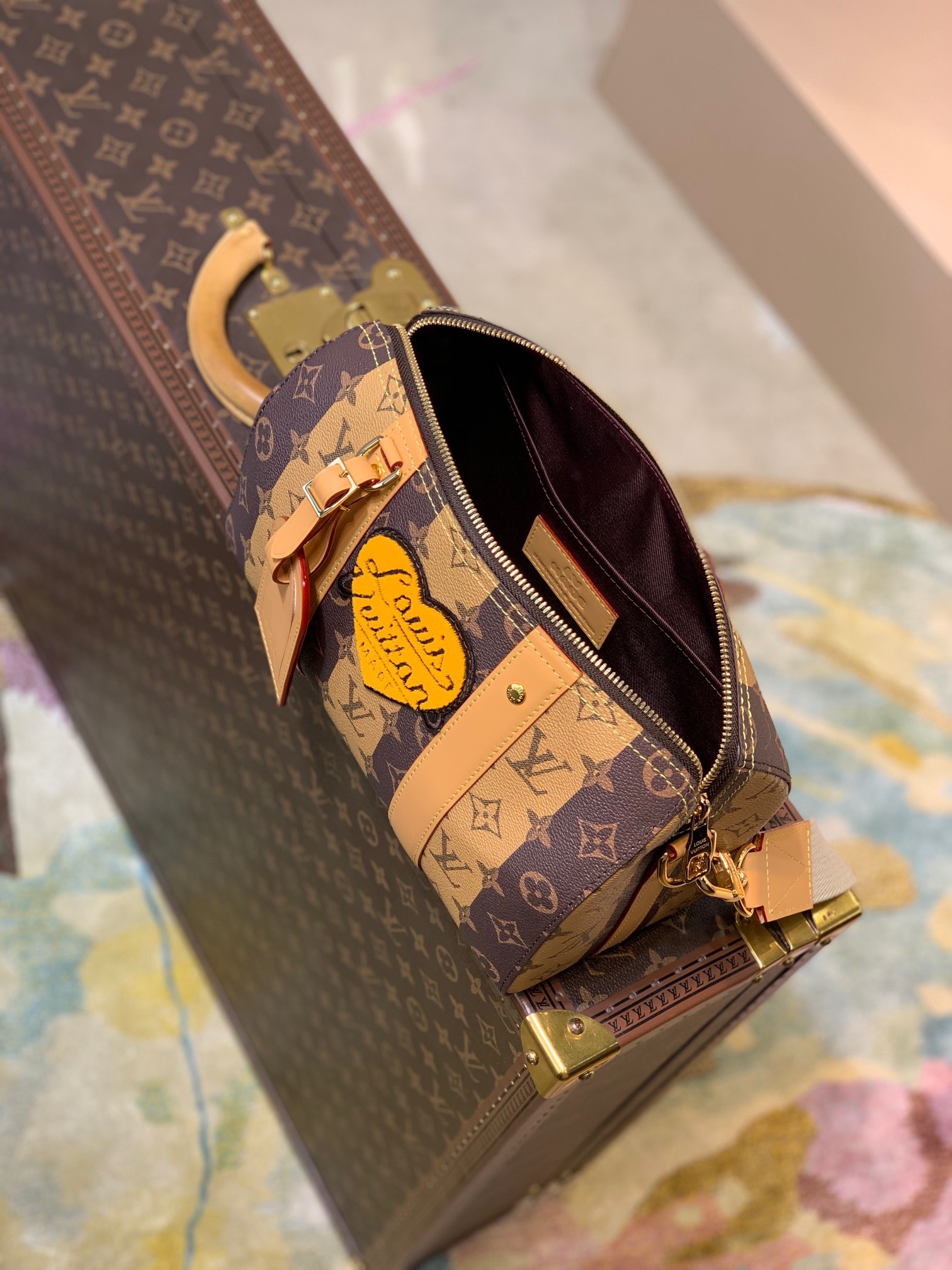 z3280311614477 92265561c69be8126dd921e2f249bfe1 - Túi xách nam Louis Vuitton Siêu Cấp TXNLV2324 z3280311614477 92265561c69be8126dd921e2f249bfe1 - Túi xách nam Louis Vuitton Siêu Cấp TXNLV2324